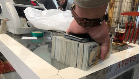 الدولار عاد لـ158 ألفاً.. ارتفاع جديد بأسعار الصرف في العراق