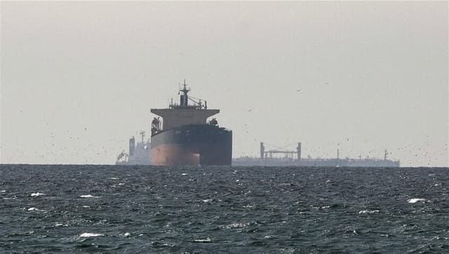 طهران تكشف مسودة قانون لفرض الإدارة العسكرية الكاملة على مضيق هرمز