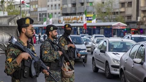 إيران تعلن تفكيك أربع شبكات تخريب واعتقال 31 "عميلا"
