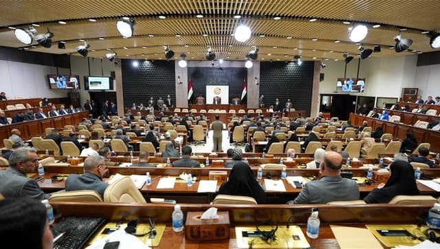 تعيين العقود وتحويل الأجراء ورفع الدولار.. اللجنة المالية تعلن تفاصيل تخص الموازنة