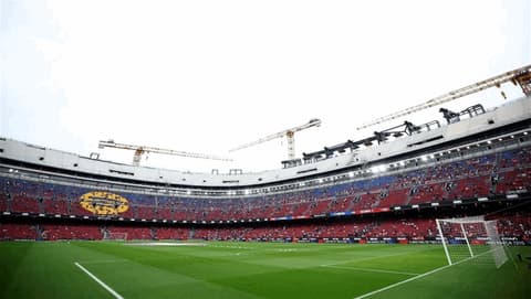 الكلاسيكو تحت إجراءات أمنية مشددة.. برشلونة وريال مدريد في مواجهة عالية المخاطر