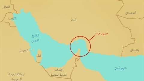 بالفيديو.. غرق سفينة تحمل أكثر من 2500 حاوية في هرمز