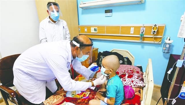 مرضى الأمراض المزمنة في العراق.. رحلة علاج تثقلها كلفة الدواء وشحته