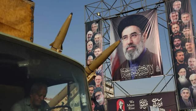 دعوة من داخل البرلمان الإيراني لمراجعة فتوى الخامنئي وصنع قنبلة ذرية