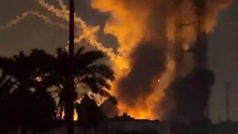 صحيفة تفتح ملف انفجار الحشد.. خلل داخلي أم ضربة خارجية؟