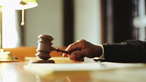 لجنة المحتوى الهابط تتخذ إجراءات قانونية بحق "تيكتوكر"