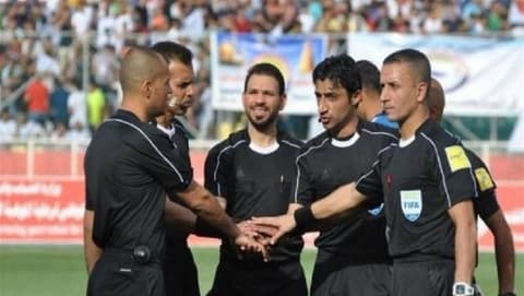 لتسويق الدوري وتخفيف الضغوط.. لماذا يستعين العراق بحكام عرب؟
