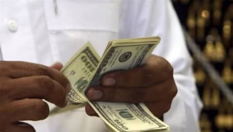 السعودية تقرر زيادة رواتب الموظفين والمتقاعدين ومستفيدي الضمان الاجتماعي والعاملين بالقطاع الخاص