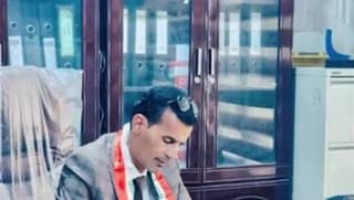 وسط احتجاجات داخل المحكمة.. صدور حكمين بالسجن بحق محمد المنصوري (فيديو)