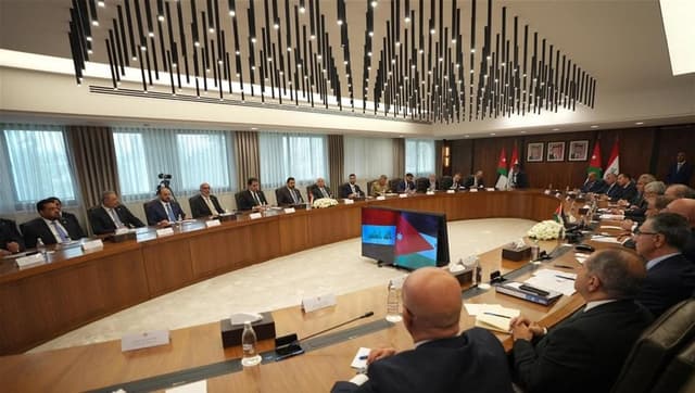 الزيدي يؤكد أهمية إنشاء منطقة حرة بين العراق والأردن لتعزيز التبادل التجاري