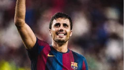 رودري ينفجر غضباً أمام لاعبي برشلونة.. "لن تفوزوا بالبطولات"