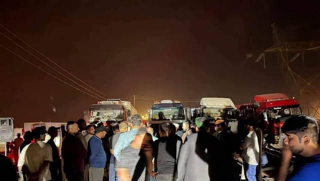 في ميسان.. أصحاب شاحنات يعتصمون احتجاجاً على إغلاق منفذ الشيب