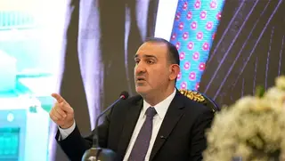 وزير الداخلية يوجه بمنع نقل الضباط والمنتسبين من التشكيلات القتالية بكافة صنوفها