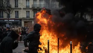15 ألف شخص يتظاهرون في أنحاء فرنسا
