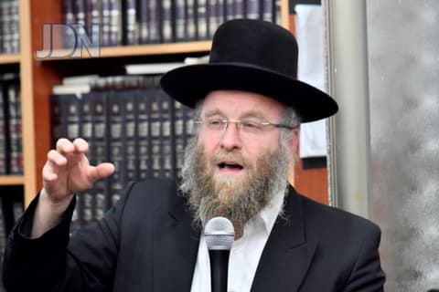 עומדים למבחן אם להיות נח איש צדיק או נח המחולל • הרב יחיאל מאיר צוקר • צפו