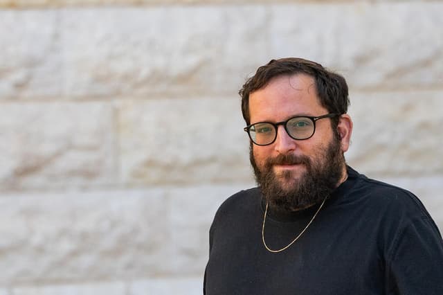פרשת קטארגייט מסתעפת: חשיפה על פגישות אוריך עם בכיר קטארי במהלך המלחמה