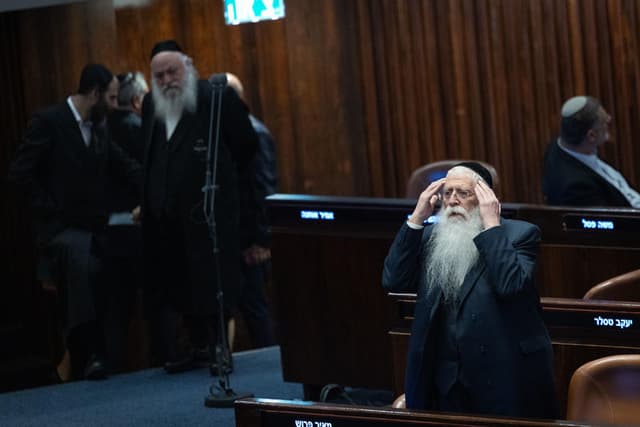 דרמה באגודת ישראל: פרוש ושטארק הקימו מפלגה חדשה; פיצוץ במגעים עם גור