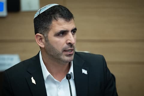היועמ"שית דורשת לדחות את יישום חוק התקשורת: דרישה לצו ביניים נגד יוזמת השר קרעי