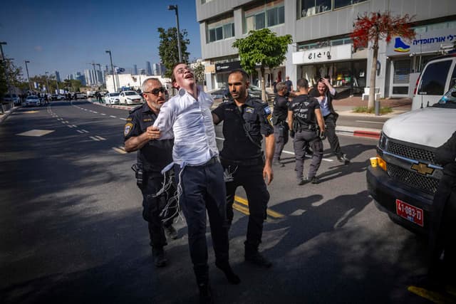 סערה בעולם התורה: גל מעצרי עריקים יזומים בבין הזמנים, תלמיד ישיבת חברון ואברך נעצרו כעת