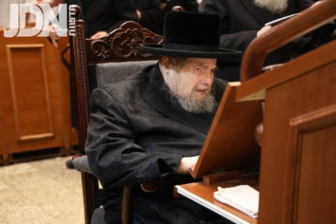 דאגה בבעלזא: האדמו"ר פונה לבדיקות בבית החולים ולא השתתף בסליחות