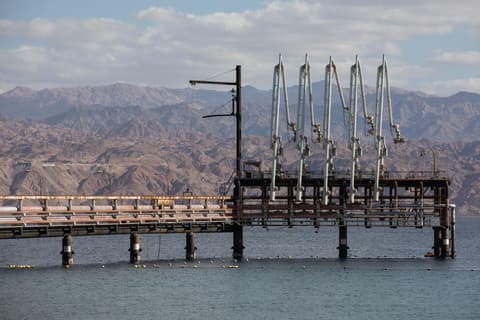 סעודיה נערכת להחזיר בתוך ימים מחצית מתפוקת צינור הנפט שנפגע