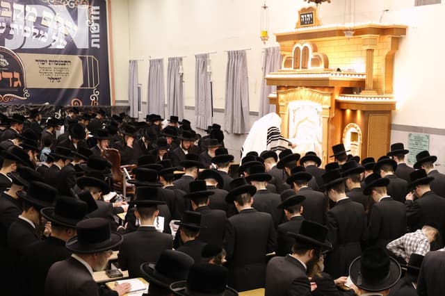 וּלְשַׁוְעַת חִנּוּנָם • סליחות ראשונות בחצה"ק נדבורנה ירושלים