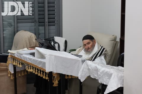 יום הקדוש במחיצת מרן הגר"י הקר ראש ישיבת גרודנא