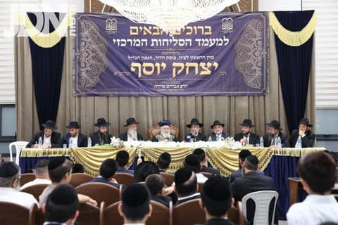 מרן הראשל"צ חיזק את תושבי בית שמש לקראת יום הדין • גלריה