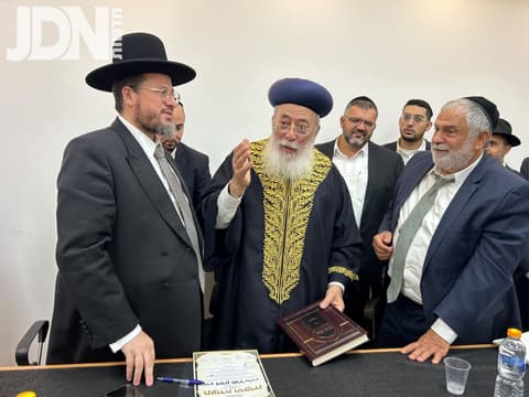 הָרוֹצֶה לְהַחְכִּים יַדְרִים: הראשל"צ הגרש"מ עמאר במסע דרשות בעיר באר שבע