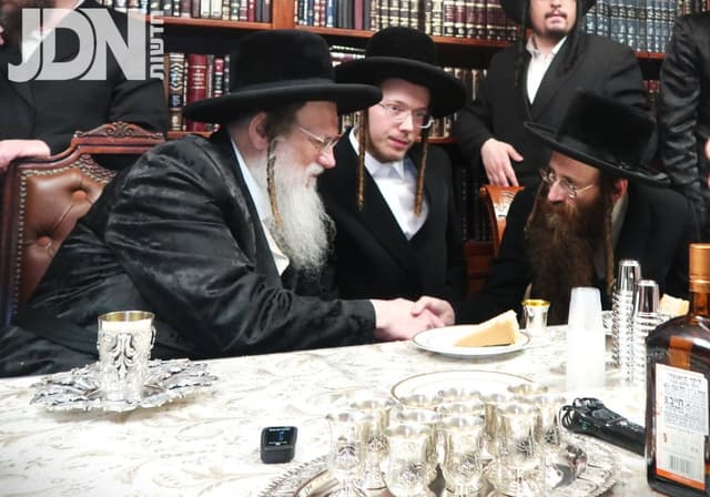 שמחת הווארט בחצרות מודז'יץ – זוועהיל – ביאלא ישרי לב