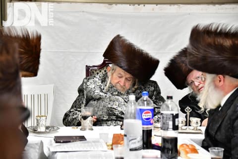 שולה"ט לכבוד האושפיזין בחצה"ק טעמשוואר