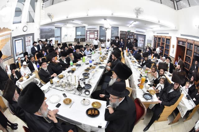 ערב ומוצאי יום כיפור בחצה"ק אשלג