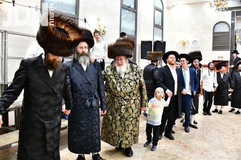 וְשָׂמַחְתָּ בְּחַגֶּךָ • שמחת בית השואבה בחצה"ק ספינקא