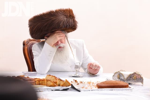 ערב ומוצאי יום הקדוש בחצה"ק נדבורנה ירושלים