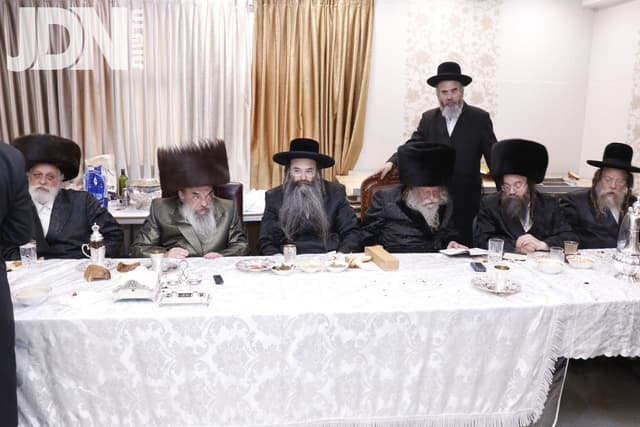 פדיון הבן בחצרות קוזמיר – לעלוב – לעלוב בית שמש