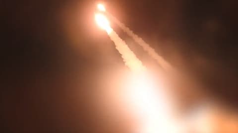 מתקפה איראנית על כוויית: מערכות ההגנה הופעלו נגד טילים וכטב"מים