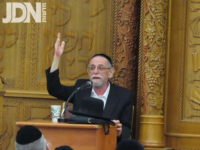 המונים בשיחת חיזוק והתעוררות לקראת ראש השנה מפי הגרי"ב שרייבר