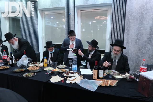 שמחת הבר מצוה לנכד המקובל הגר"י כהן רב שכונת 'שמואל הנביא' בירושלים