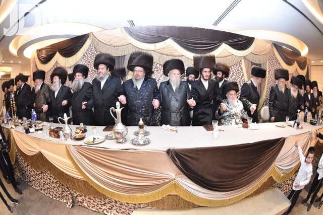 שמחת החתונה בחצרות גאב"ד יבניאל – אשלג – באסטאן ביתר