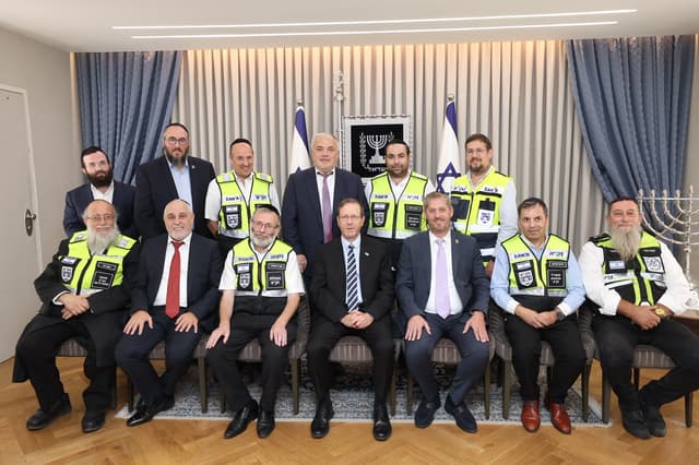 בית הנשיא מצדיע לזק"א | נשיא המדינה יצחק הרצוג: "אתם אנשי התמיד – שזו הזהות שלהם, שתמיד שם"