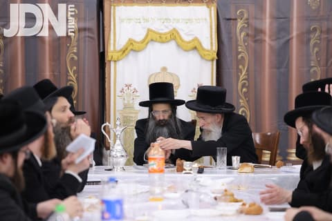 הילולת האדמו"ר מסטריקוב זצ"ל אצל נכדו האדמו"ר מסטריקוב