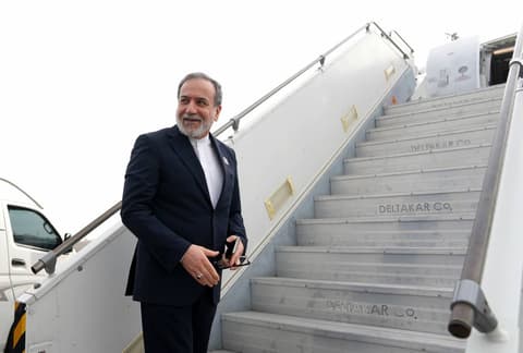 הסנקציות על התעופה: בסנט תוהה כיצד תשוב המשלחת האיראנית לטהרן
