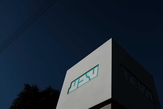 טבע מודיעה על הצלחה בניסוי בתרופה ניסיונית לצליאק ומנייתה קופצת