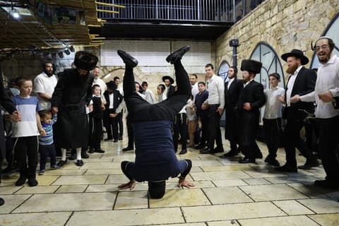 שמחות בית השואבה הערב: המוקדים בישיבות ובקהילות ברחבי הארץ