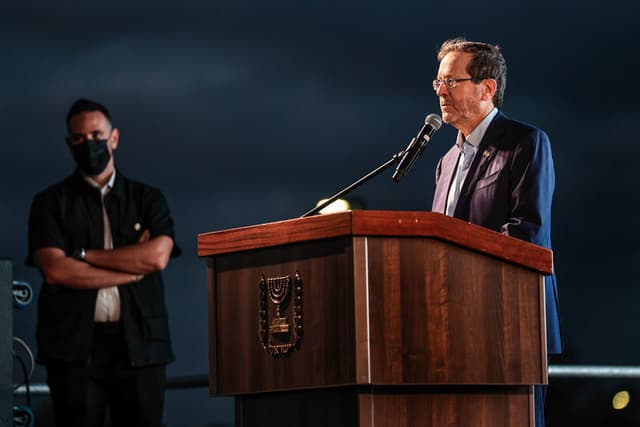 בוז'י הרצוג ב-CNN: "עזה חייבת לעבור שינוי משמעותי – חמאס חייב להתפרק מנשקו"