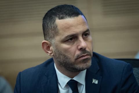 אחרי כמעט שנתיים של עינוי דין: נגד רואי כחלון יוגש כתב אישום – אך רק בהליך משמעתי, לא פלילי