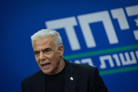 'מוותר על העין כדי שלנו לא יהיה שניים': לפיד יתמוך בתקציב הביטחון רק אם יבוטלו הטבות לחרדים