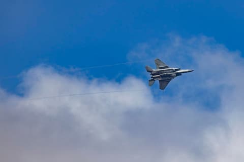 מטוס קרב יווני התרסק במהלך מפגן אווירי סמוך לאתונה: שני הטייסים נהרגו