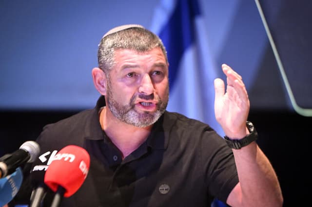 וינטר משיב לכ"ץ: "היה לך צ'ק פתוח מהממשל האמריקאי וזרקת אותו לפח"