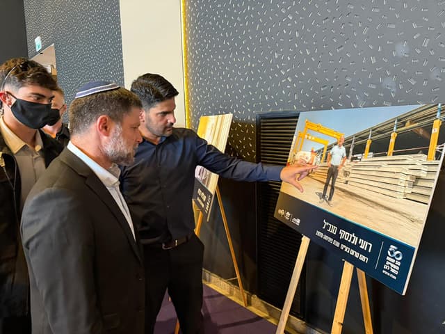 סמוטריץ׳ לתעשיינים: נגיב בסנקציות קשות נגד מדינות שיחרימו תוצרת ישראלית